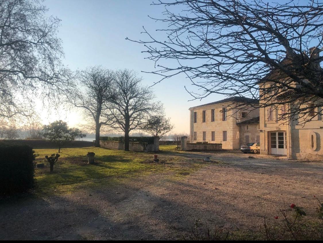 Domaine De La Grande Chapelle Hotell Cadillac-en-Fronsadais Exteriör bild