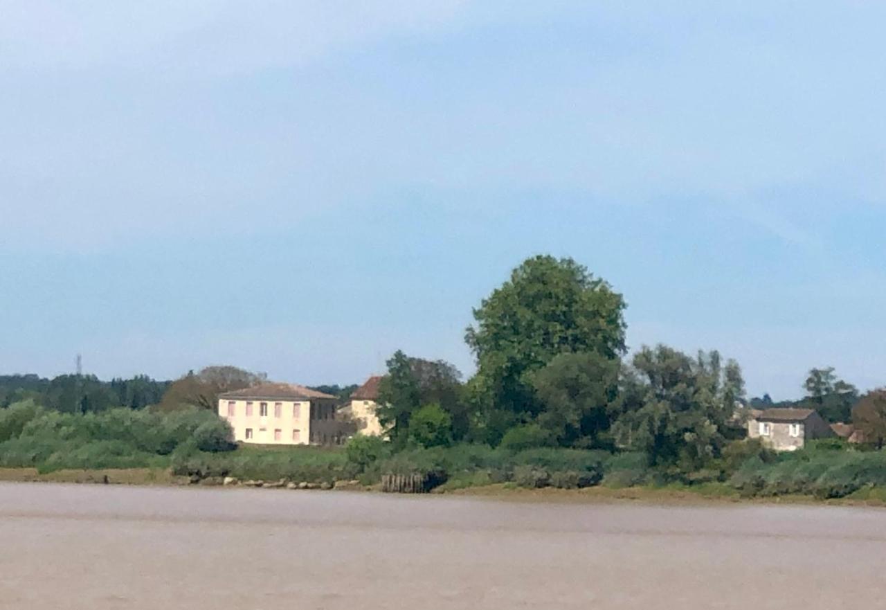 Domaine De La Grande Chapelle Hotell Cadillac-en-Fronsadais Exteriör bild