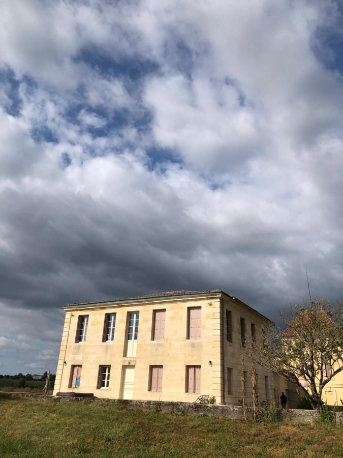 Domaine De La Grande Chapelle Hotell Cadillac-en-Fronsadais Exteriör bild