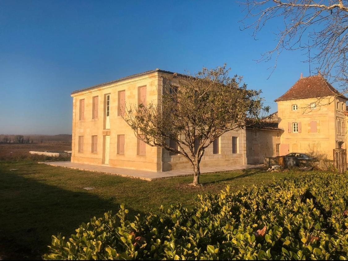 Domaine De La Grande Chapelle Hotell Cadillac-en-Fronsadais Exteriör bild